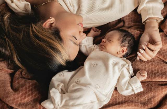 shishu ki tvacha ki dekhbhal kaise karen