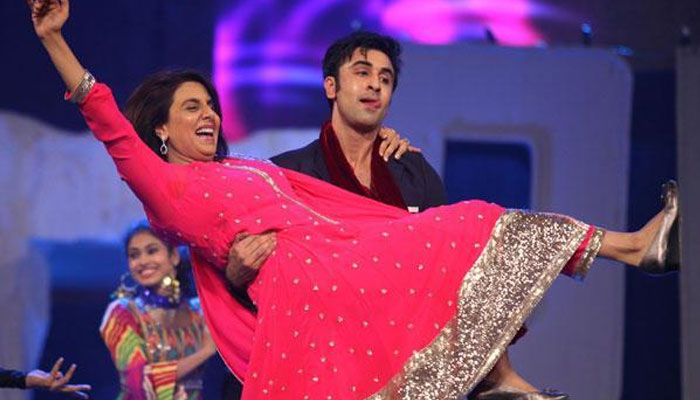 actresses who became mother in early age