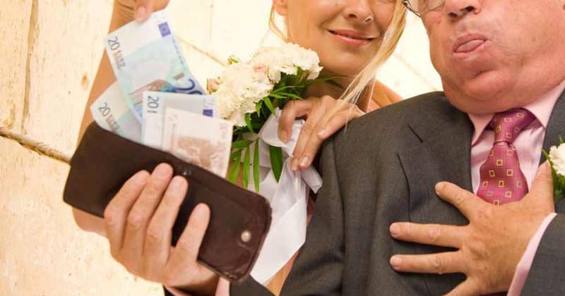 Bride Charges Entrance Fee From Guests For Her Wedding Expenses