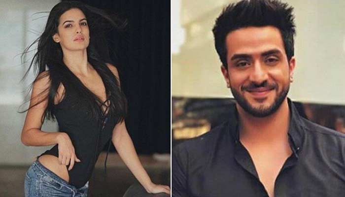 hardik pandya engaged with actress natasa stankovic
