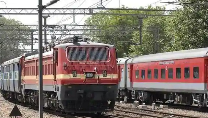 Railways to Find Ways to Deal with Advance Booking of Tickets
