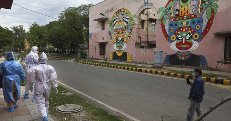 new delhi jama masjid area 11 family members coronavirus infected