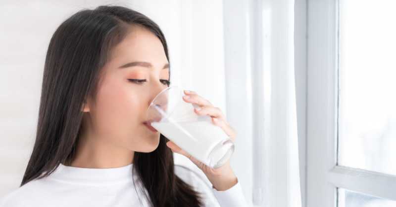 Best Time to Drink Milk in Hindi