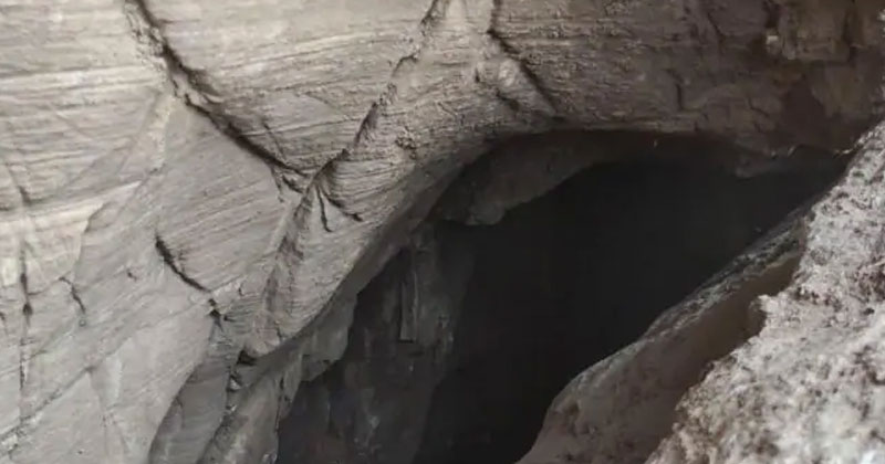 Mysterious cave found in Chitrakoot