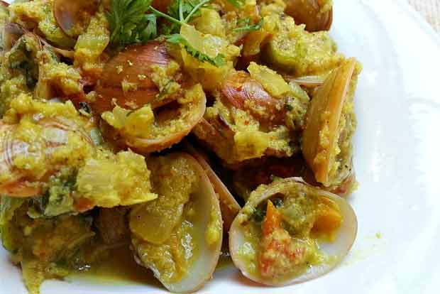 Goan Clams Coconut Stew Dish - Old Indian Traditional Food In Hindi