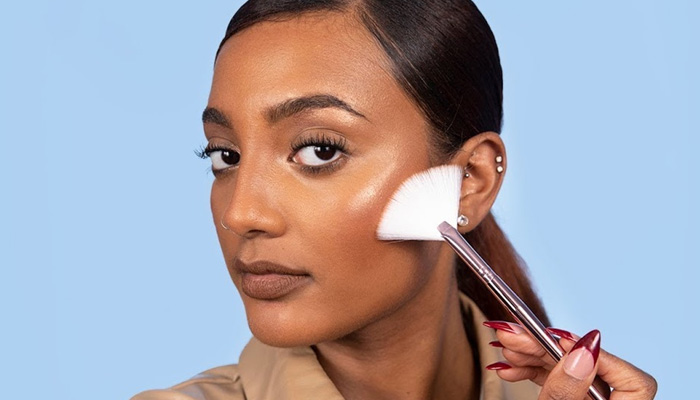 Highlighter - Ghar par Makeup Karne Ka Tarika