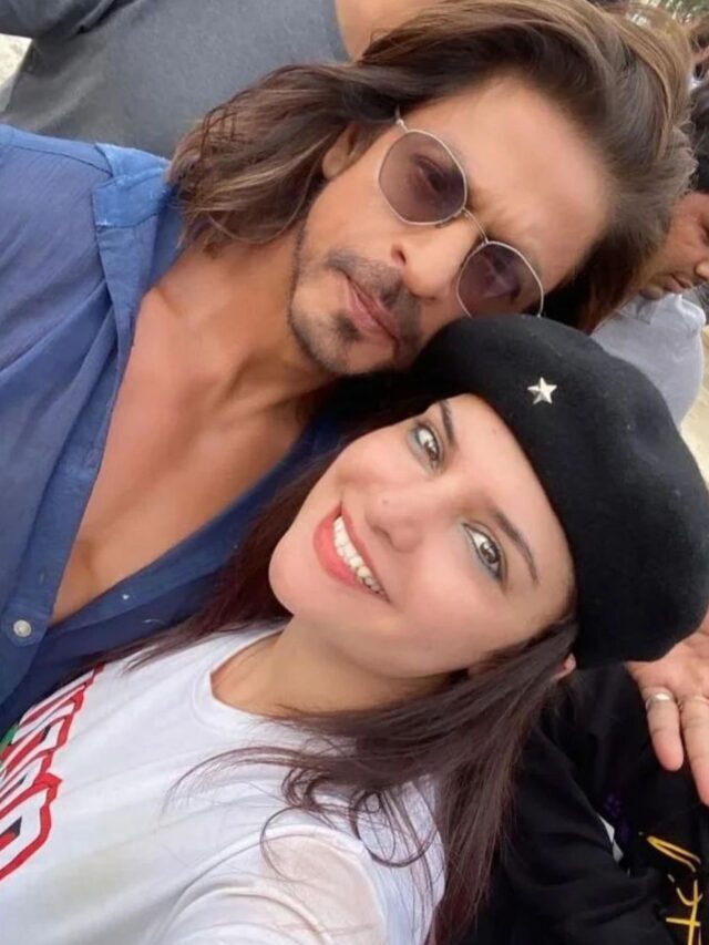 Fans are loving SRK’s long hair look for Pathan in Spain