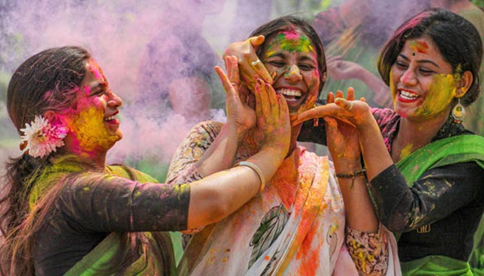 Holi 2021 Safety Tips In Hindi