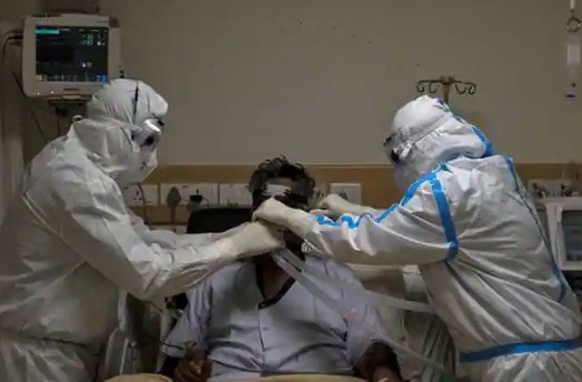 AIIMS, Sir Ganga Ram Hospital doctors test COVID-19 positive after vaccination