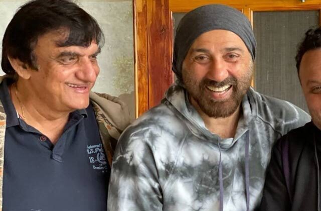 Sunny Deol Drops A Reunion Pic With 'Gadar' Director