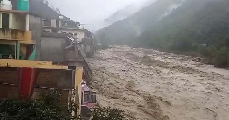 Nainital Lake overflows floods Mall Road