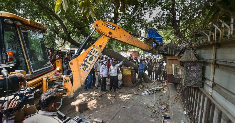 Bulldozers reach New Friends Colony Mangolpuri
