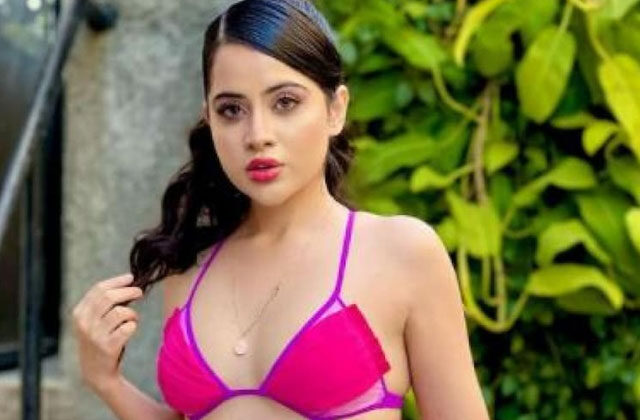 Urfi Javed Trolled for viral airport look
