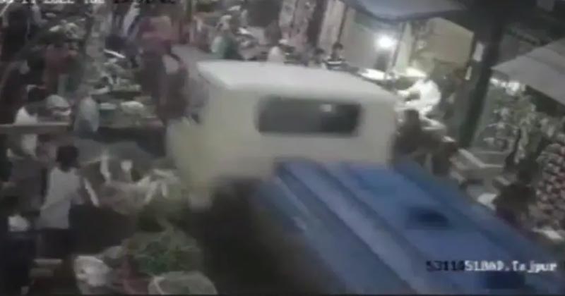 Badarpur Delhi Jal Board Tanker Hit Viral Video