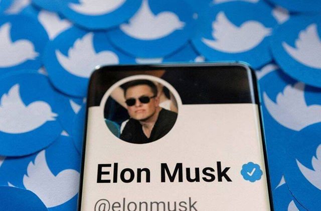 Hacker claims to be selling Twitter data of 400 million users