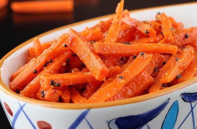 Gajar Ka Achar Recipe In Hindi