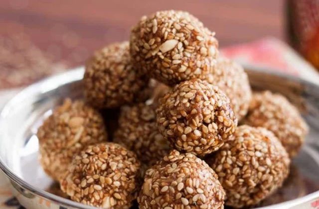 Til Gud Ke Laddu Recipe In Hindi