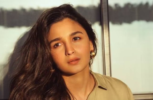 Alia Bhatt lashes out at paparazzi over private pic