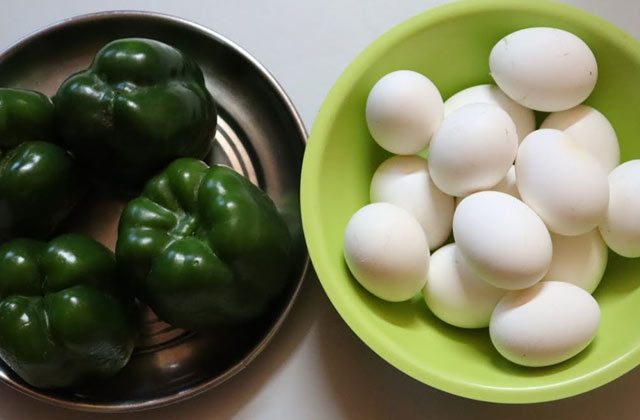 Anda Shimla Mirch Ki Sabji Recipe In Hindi