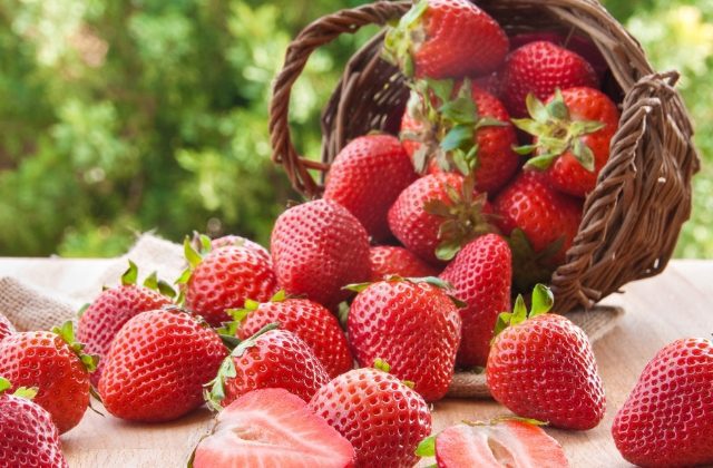 Strawberry Khane Ke Fayde