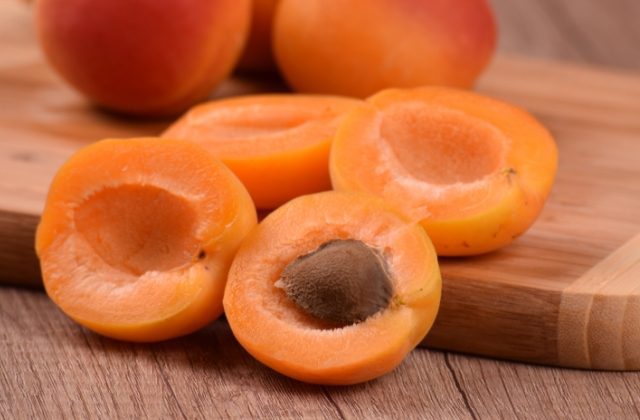 Benifits Of Apricot In Hindi