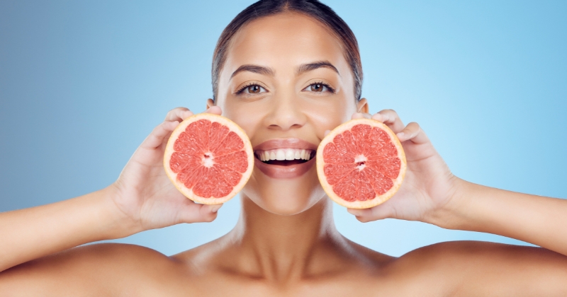 Grapefruit Benefits For Skin In Hindi | Chakotra Khane Ke Fayde