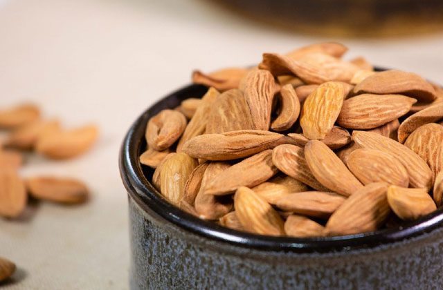 mamra badam ke fayde