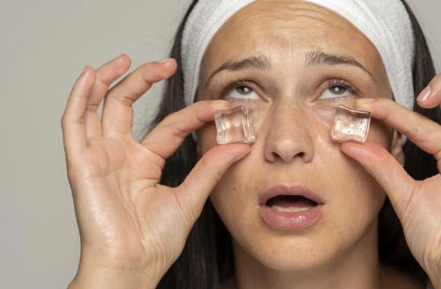 Benefits of Ice on Face In Hindi